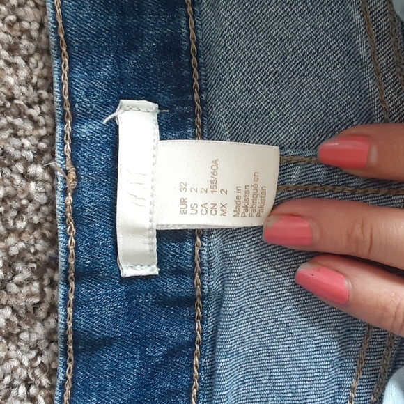 H&M Shorts - Picture 5 of 5